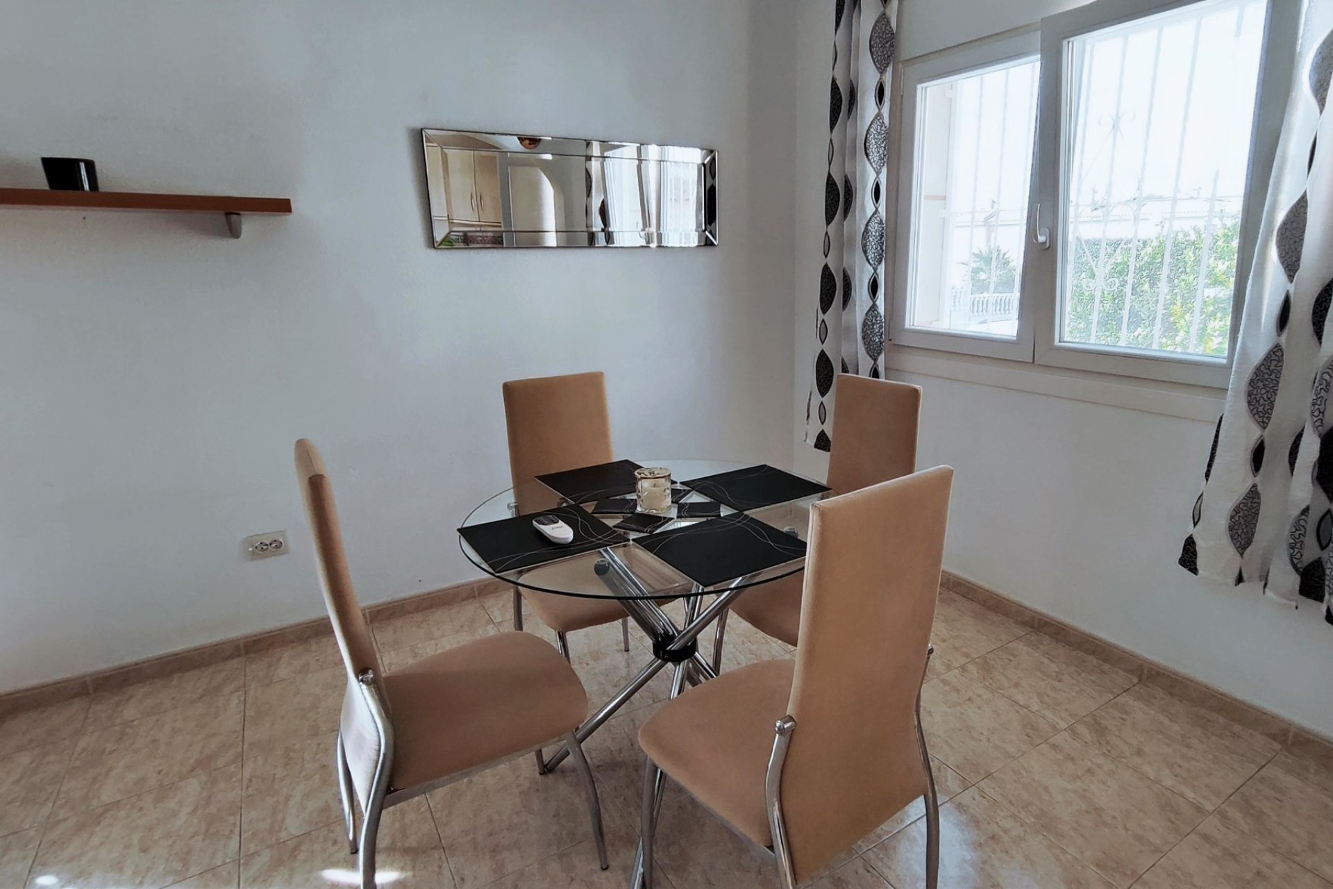 Re-Sale - Semi - Detached Villa - Ciudad Quesada