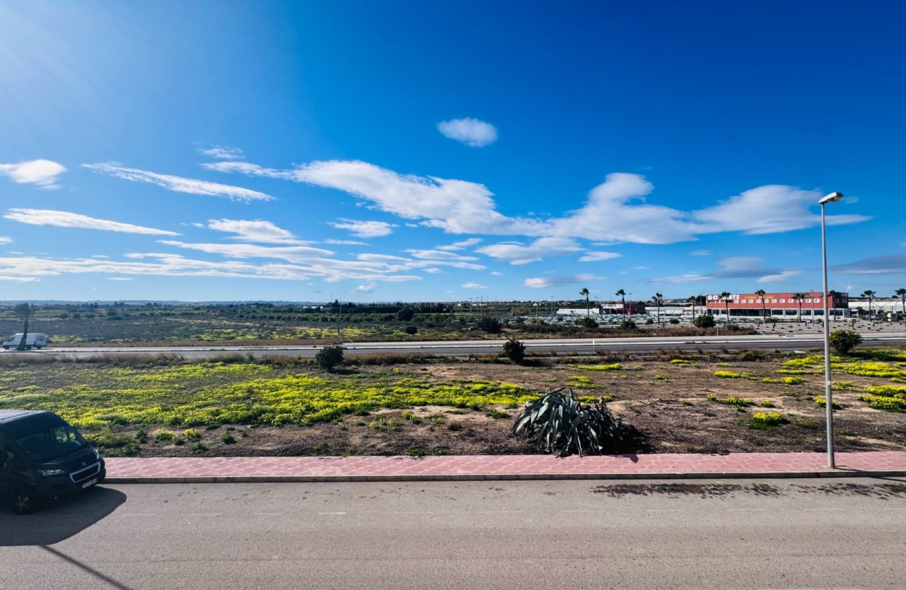 Re-Sale - Semi - Detached Villa - Ciudad Quesada