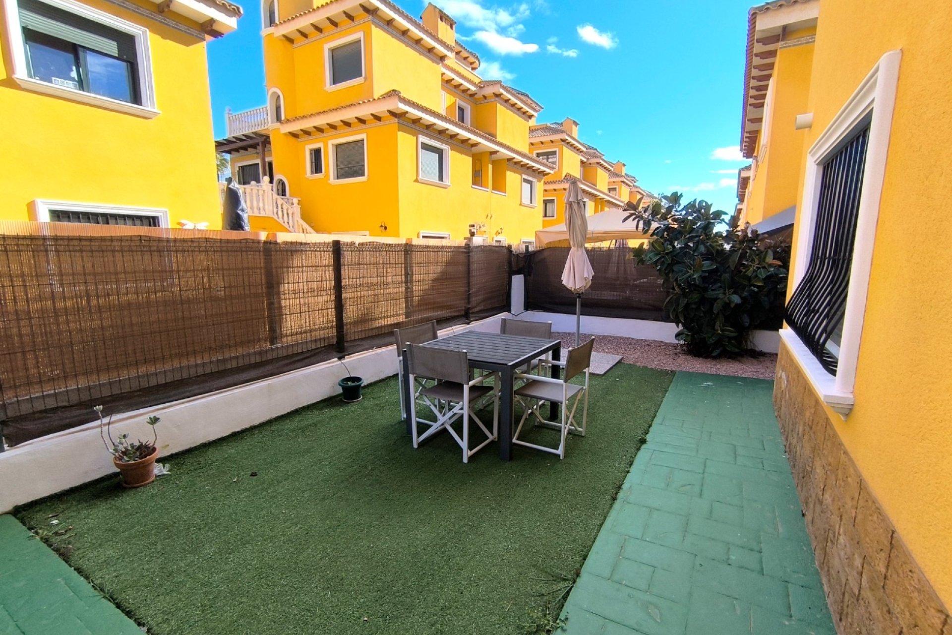 Re-Sale - Semi - Detached Villa - Ciudad Quesada