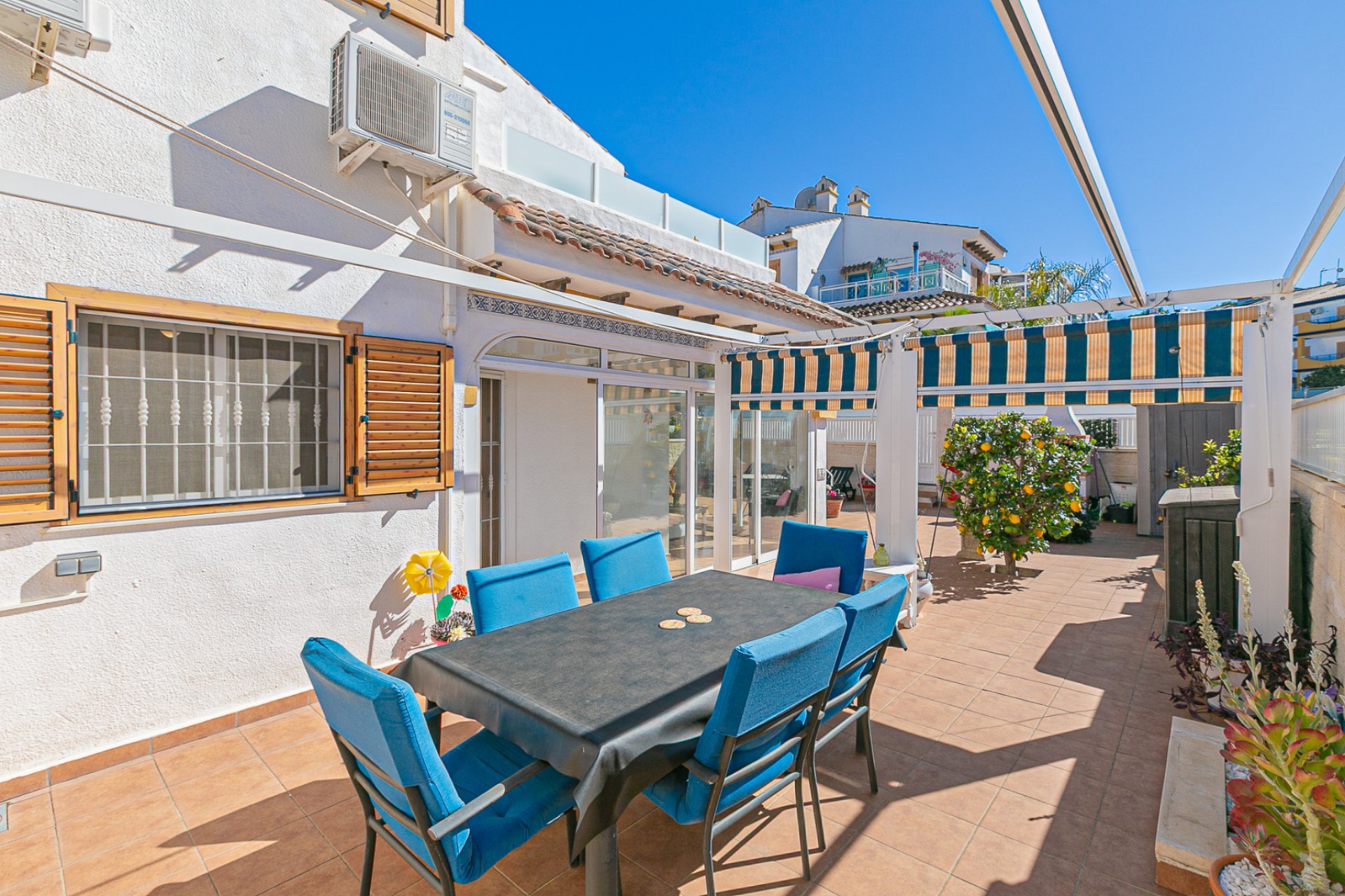 Re-Sale - Semi - Detached Villa - Mil Palmeras - Riomar