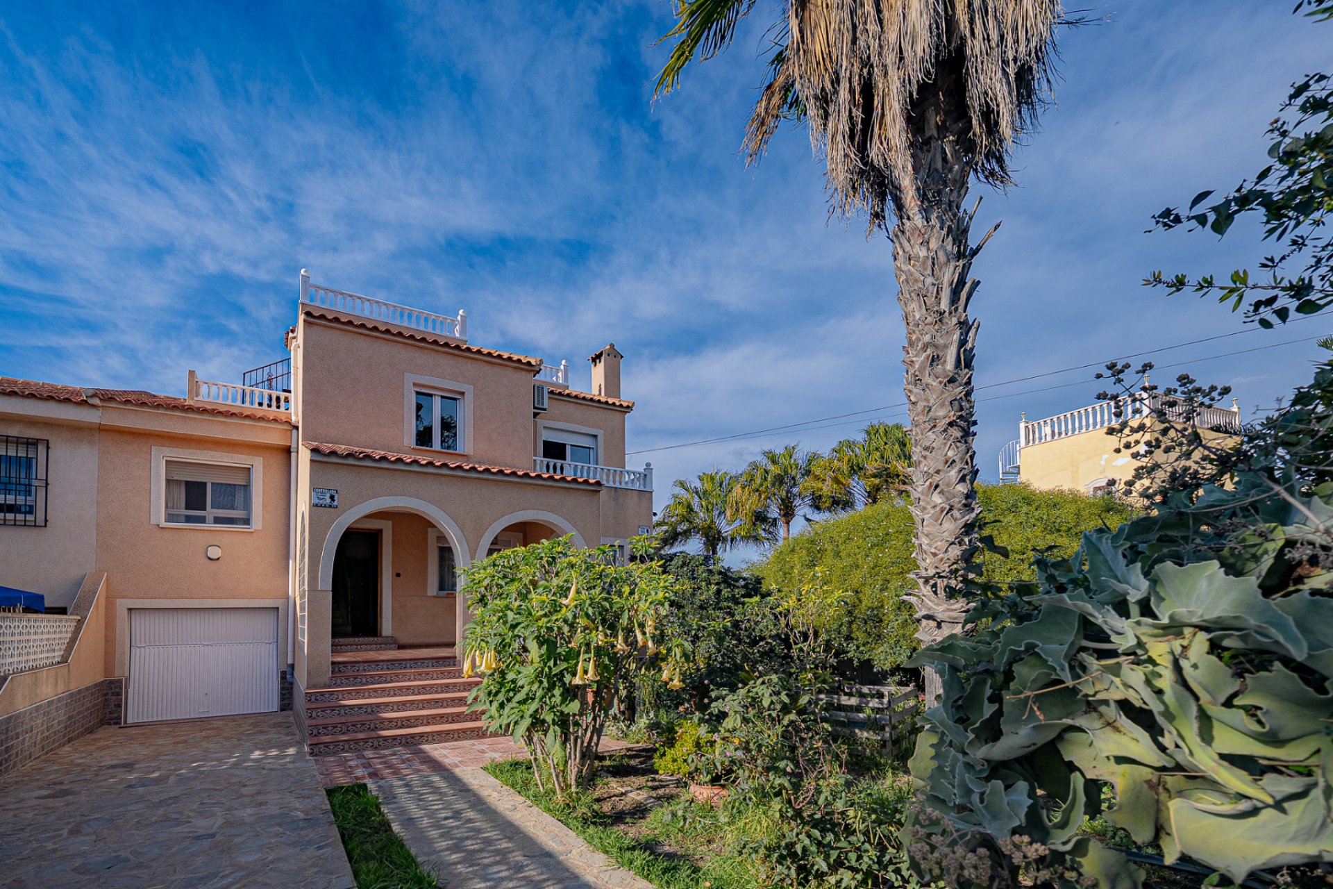 Re-Sale - Semi - Detached Villa - Torrevieja - El Chaparral