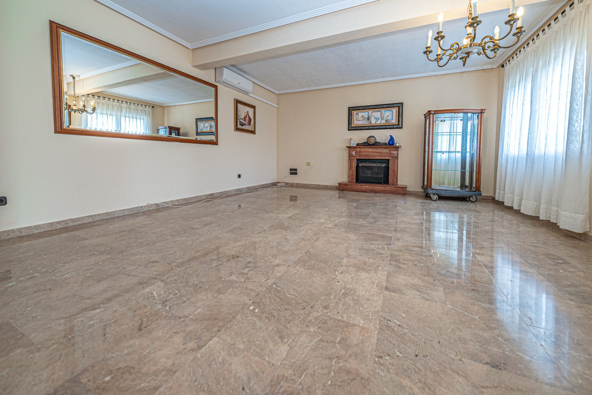 Re-Sale - Semi - Detached Villa - Torrevieja - El Chaparral