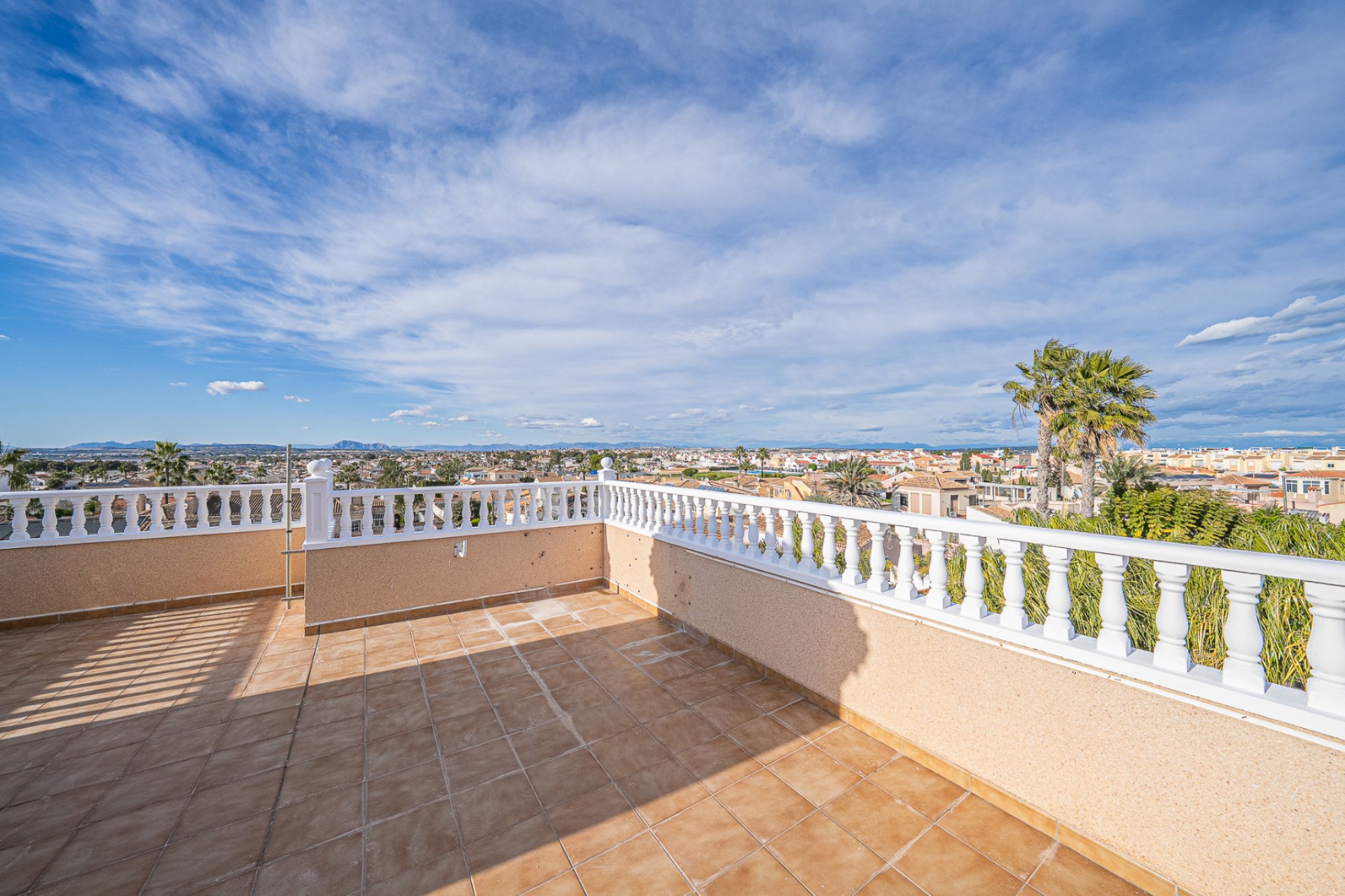 Re-Sale - Semi - Detached Villa - Torrevieja - El Chaparral