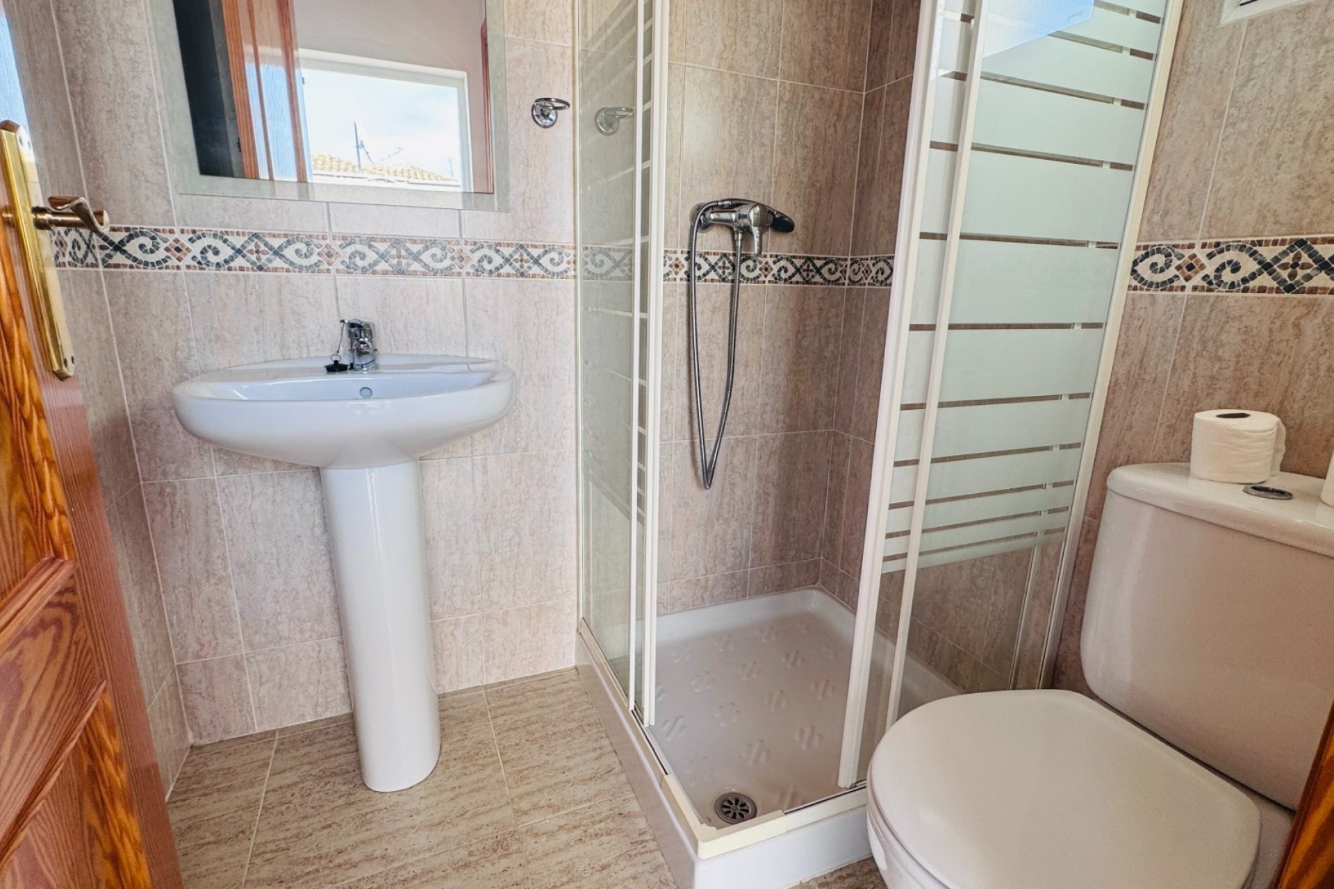 Re-Sale - Townhouse - Daya Nueva