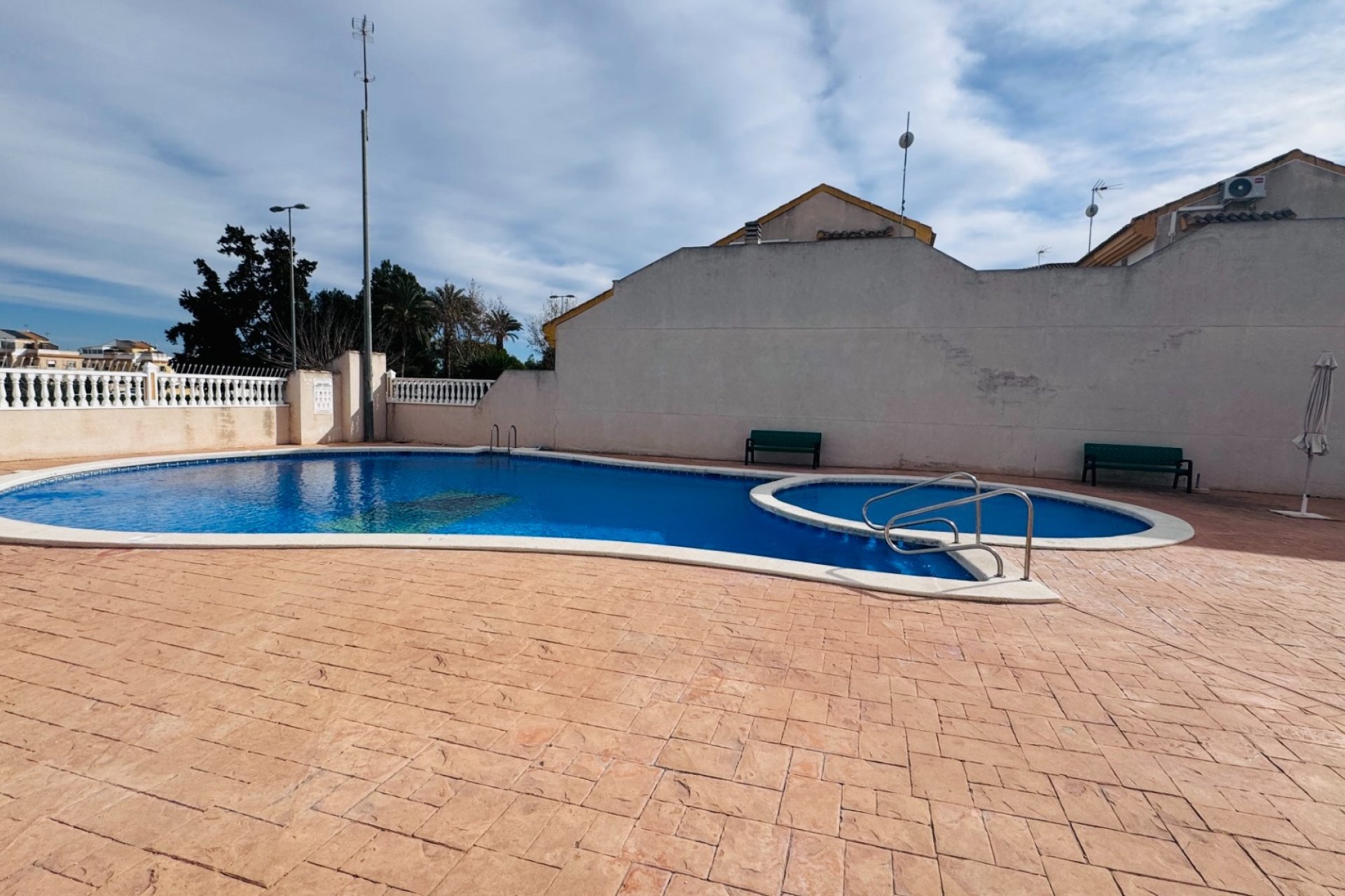 Re-Sale - Townhouse - Daya Nueva