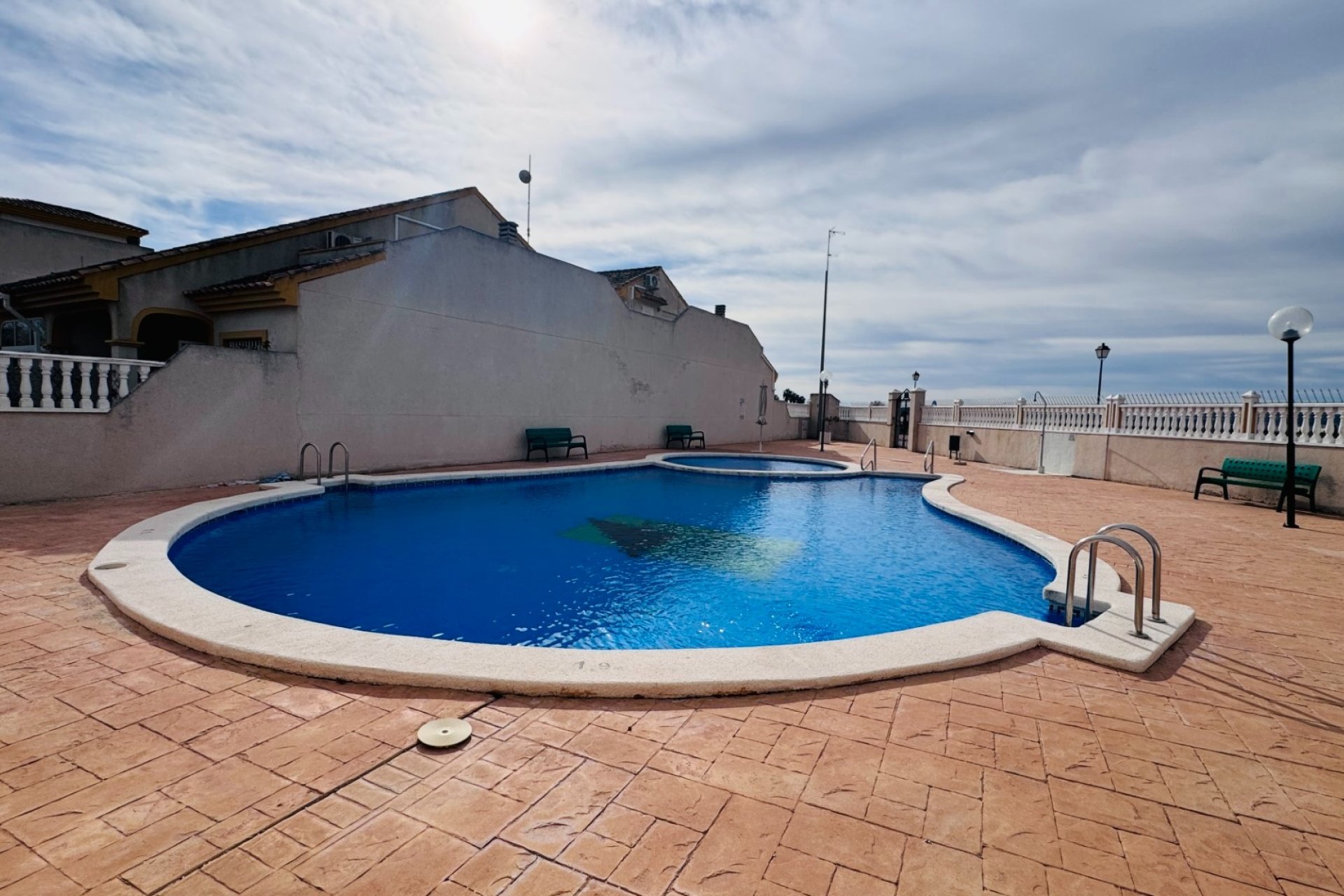 Re-Sale - Townhouse - Daya Nueva