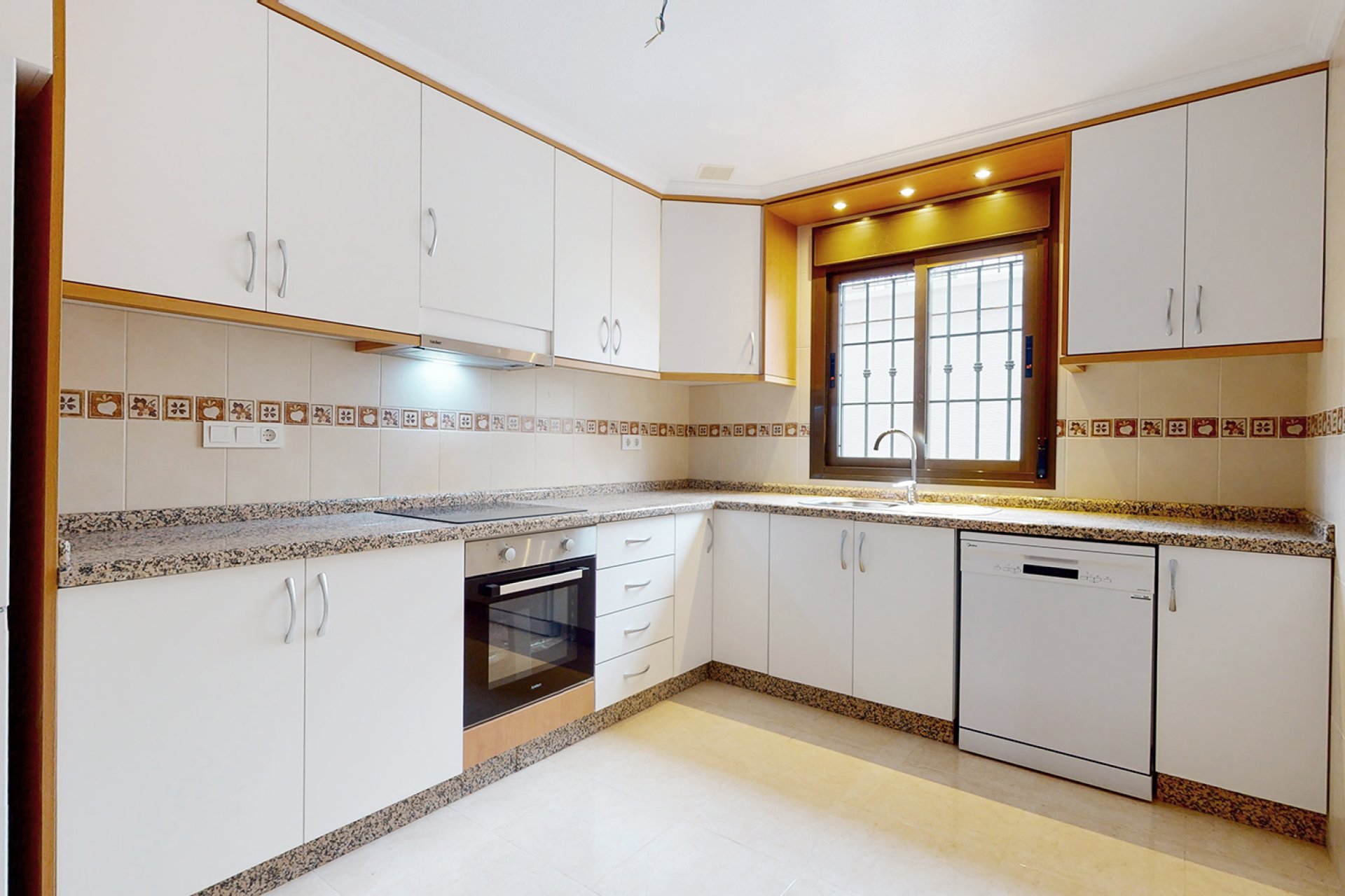 Re-Sale - Townhouse - San Miguel de Salinas