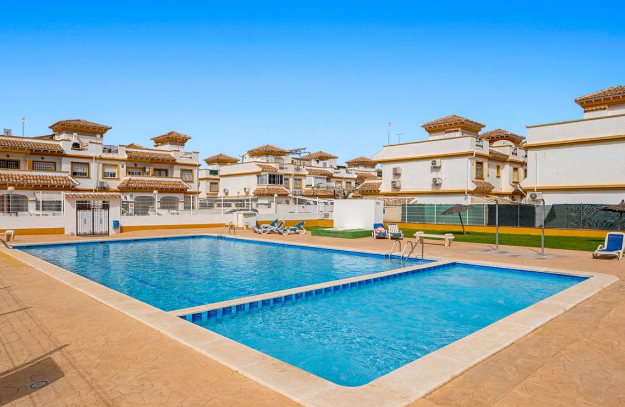 Re-Sale - Townhouse - Torrevieja - La Siesta - El Salado -  Torreta