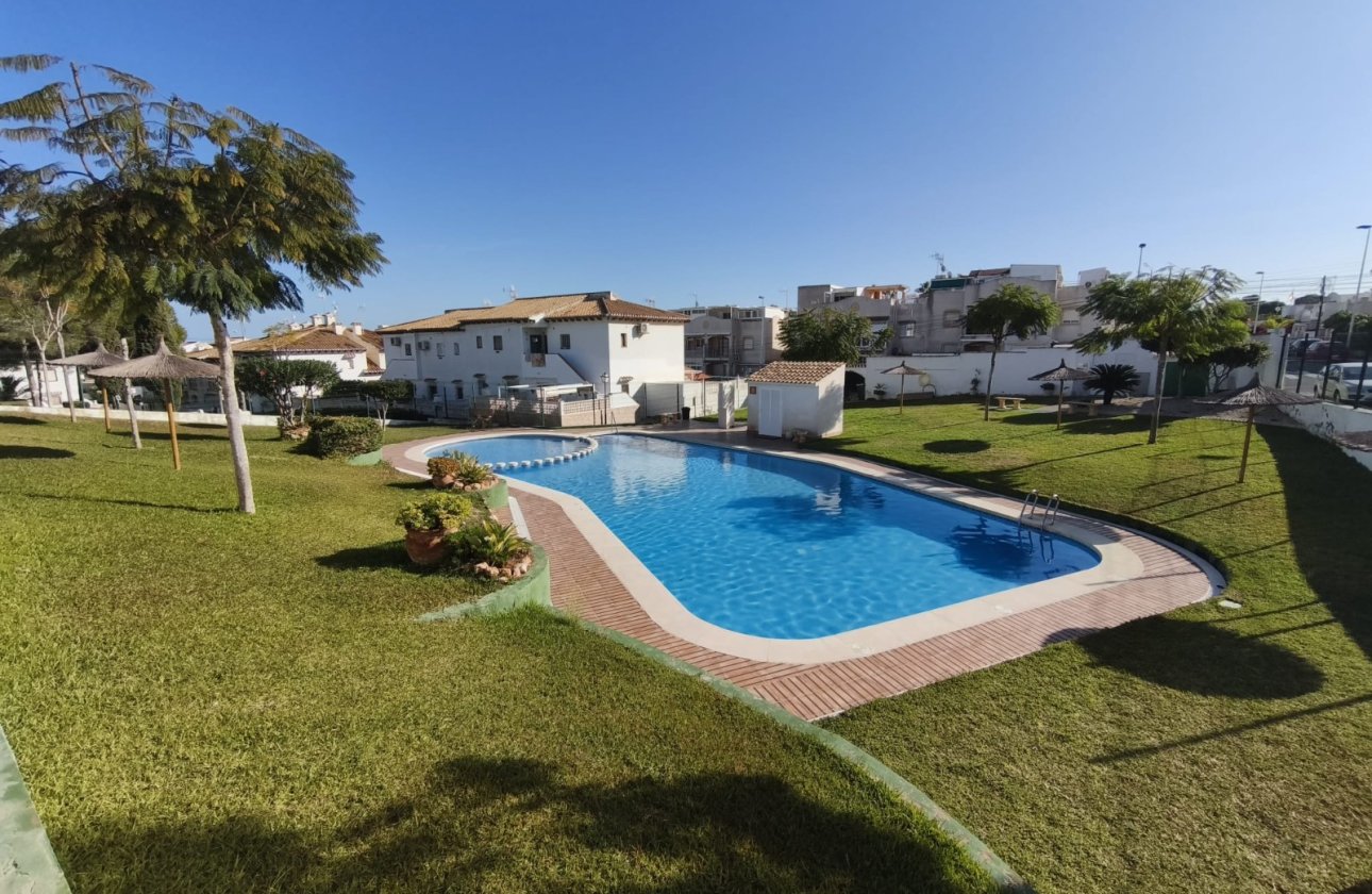 Re-Sale - Townhouse - Torrevieja - Lago jardin