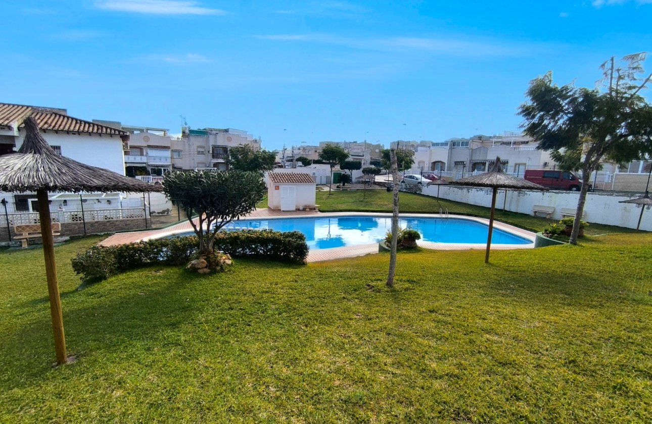 Re-Sale - Townhouse - Torrevieja - Lago jardin