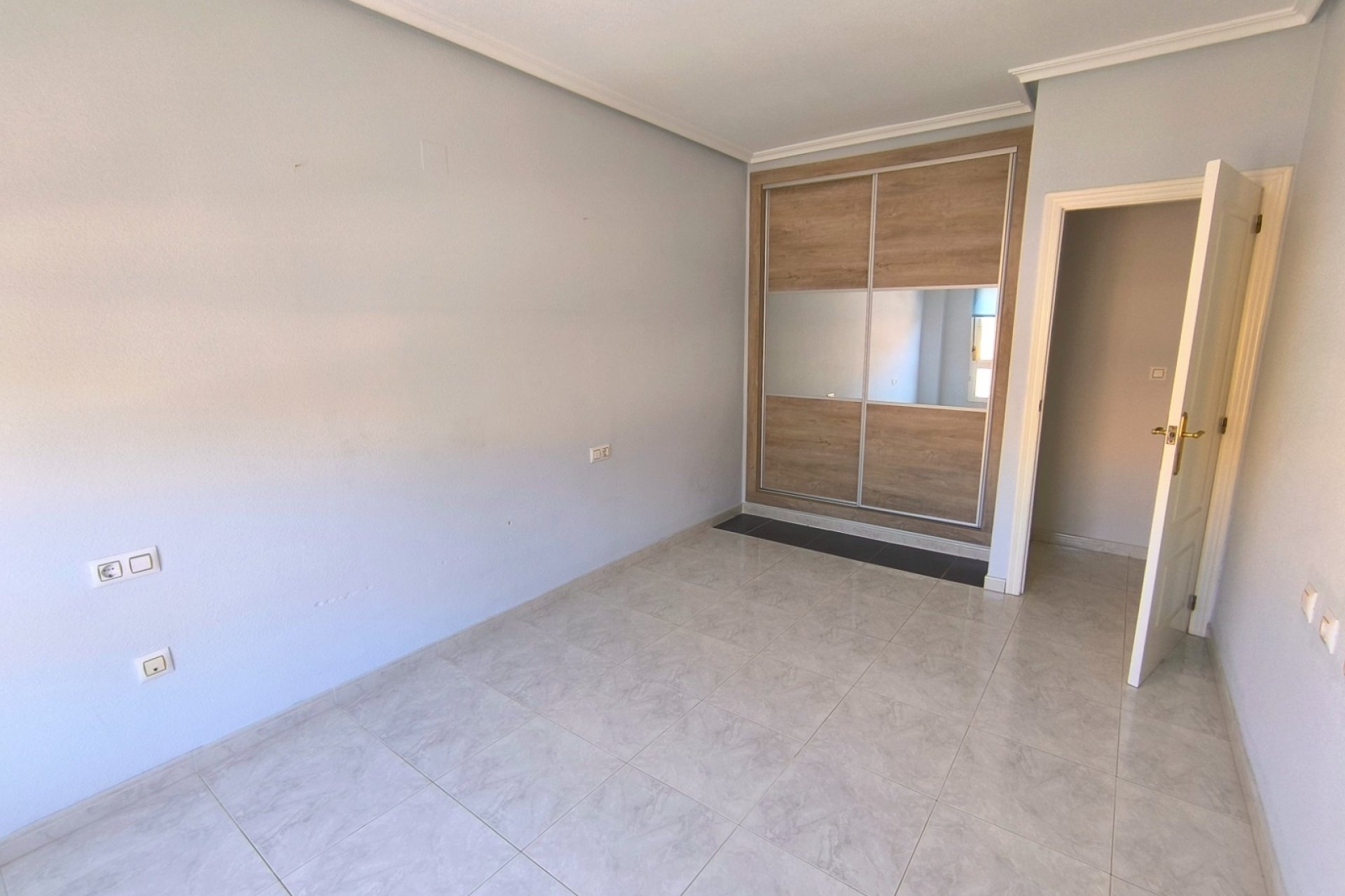 Reventa - Apartamento - Los Montesinos