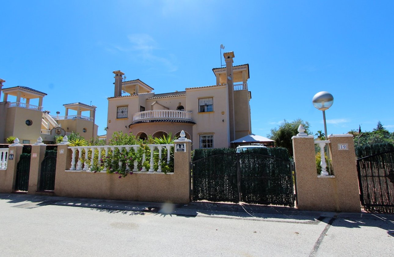 Reventa - Bloque De Cuatro - Guardamar del Segura - Urbanizaciones