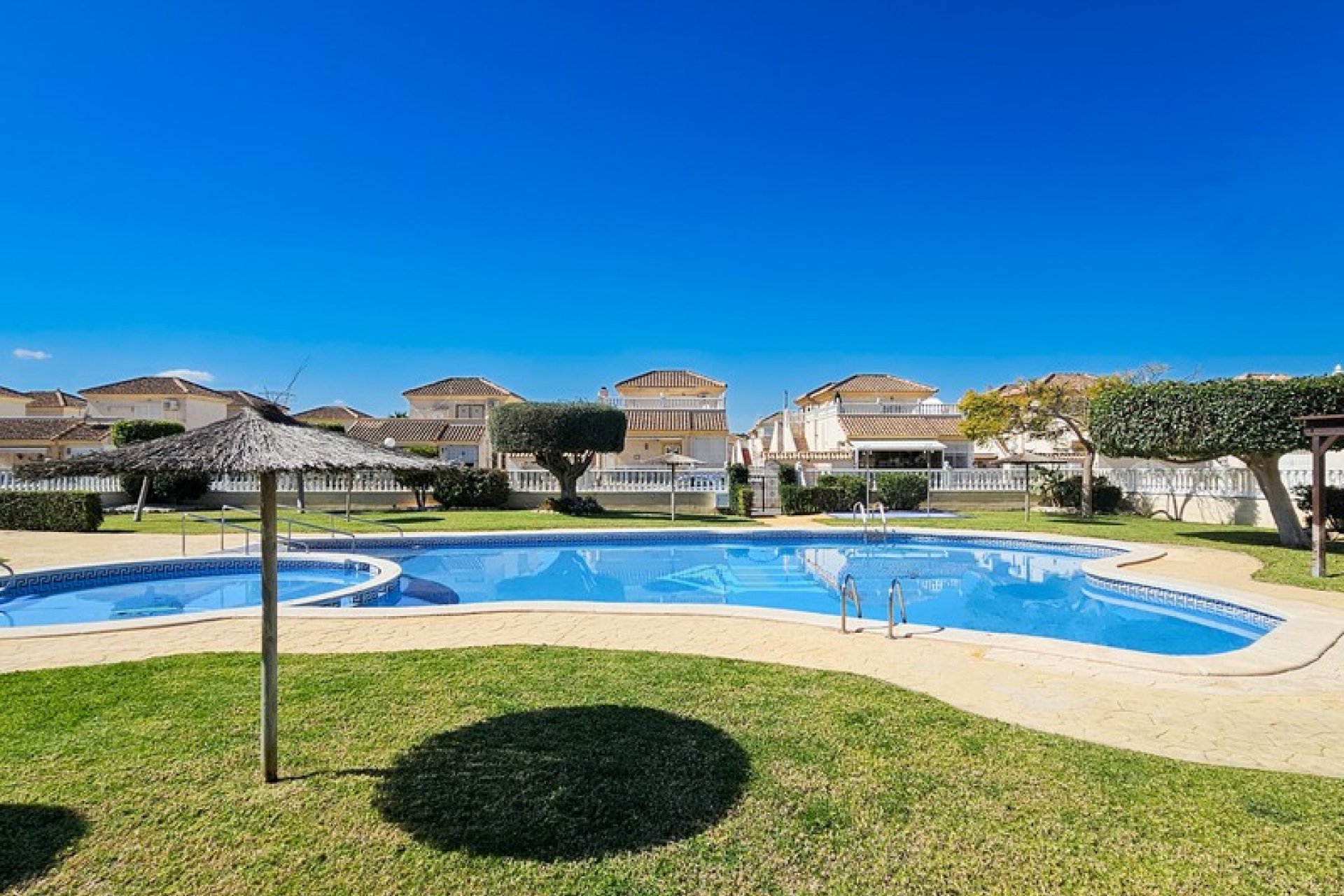 Reventa - Chalet Independiente - Algorfa