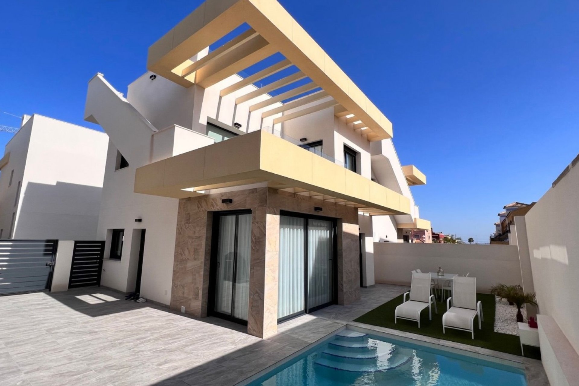 Reventa - Chalet Independiente - Los Montesinos