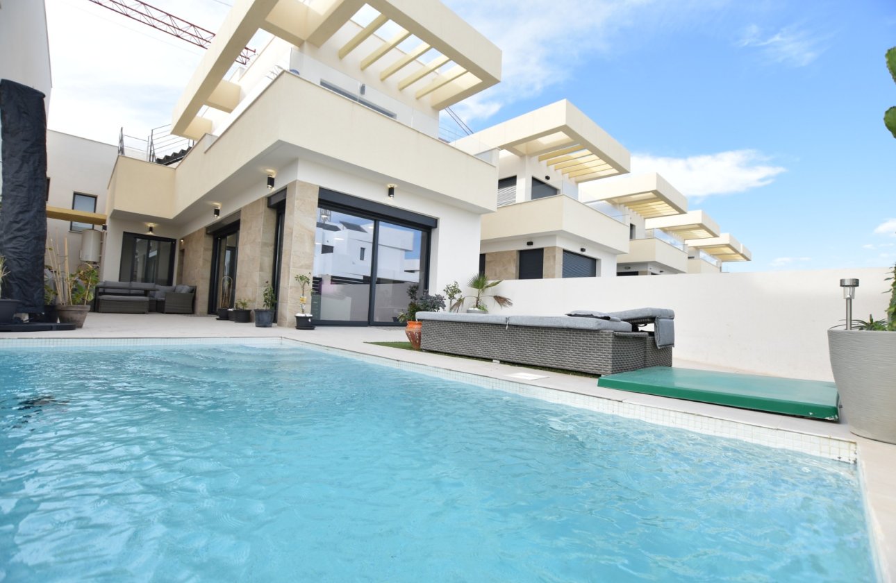 Reventa - Chalet Independiente - Los Montesinos