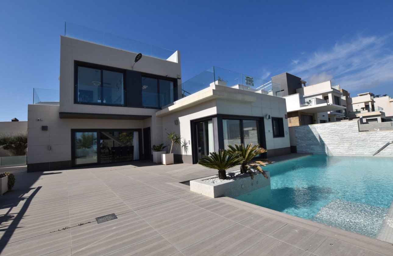 Reventa - Chalet Independiente - San Miguel de Salinas