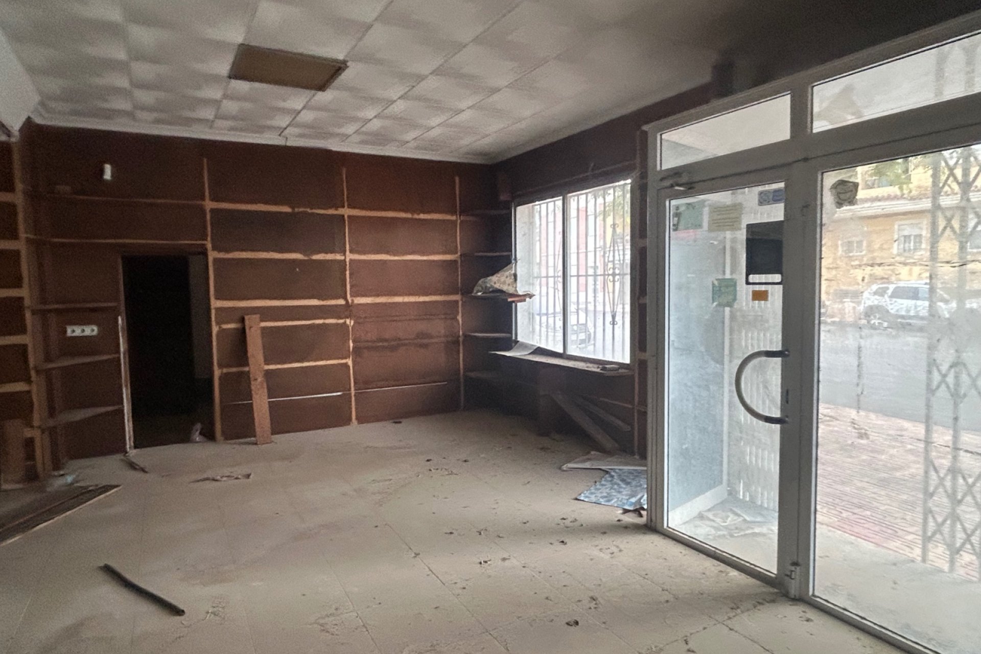 Reventa - Commercial (6) - Jacarilla