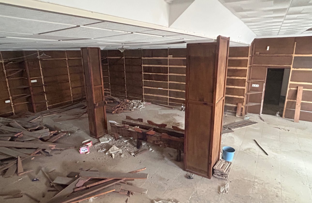 Reventa - Commercial (6) - Jacarilla