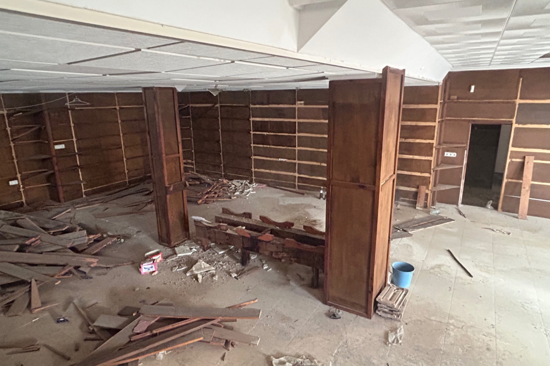 Reventa - Commercial (6) - Jacarilla