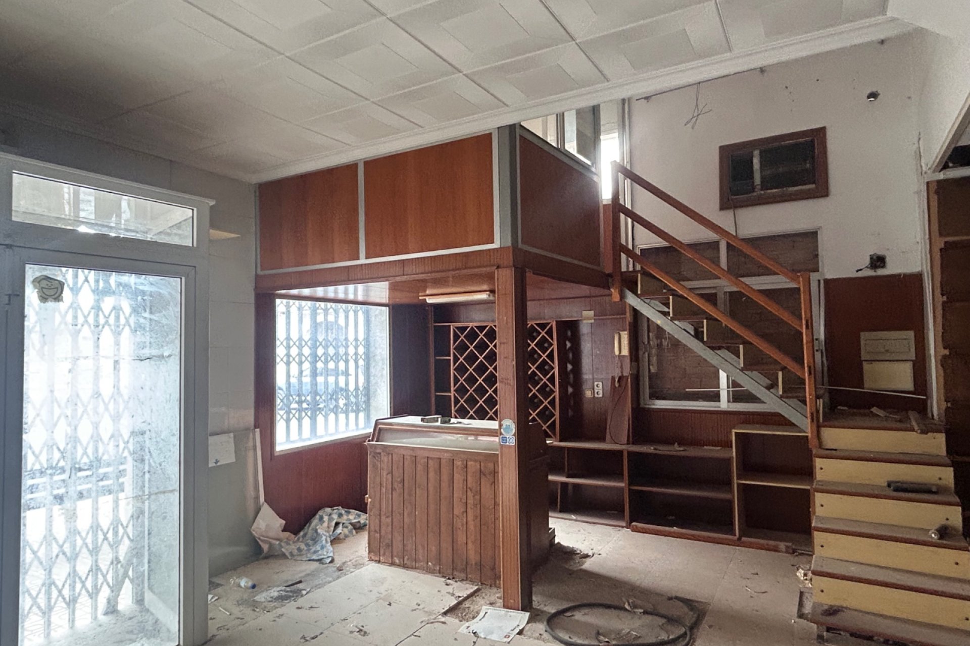 Reventa - Commercial (6) - Jacarilla