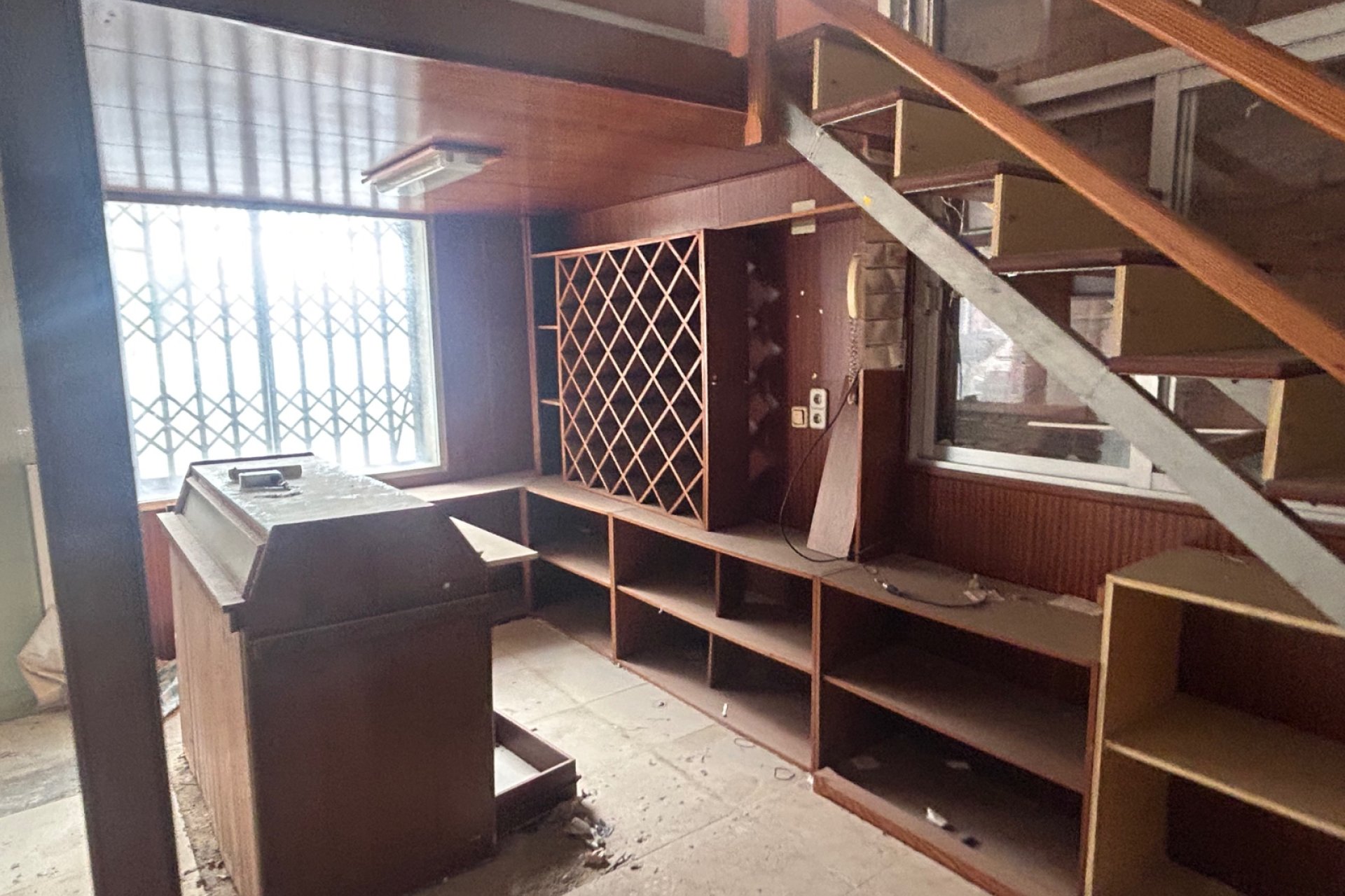 Reventa - Commercial (6) - Jacarilla