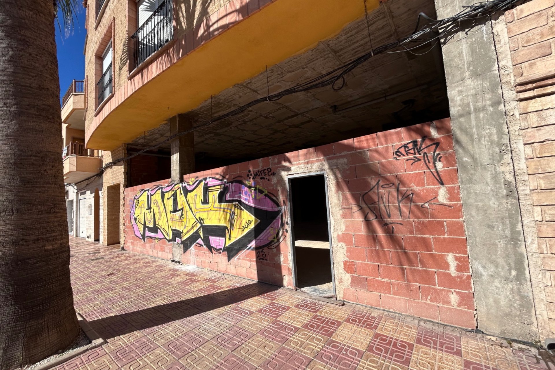 Reventa - Commercial (6) - Jacarilla