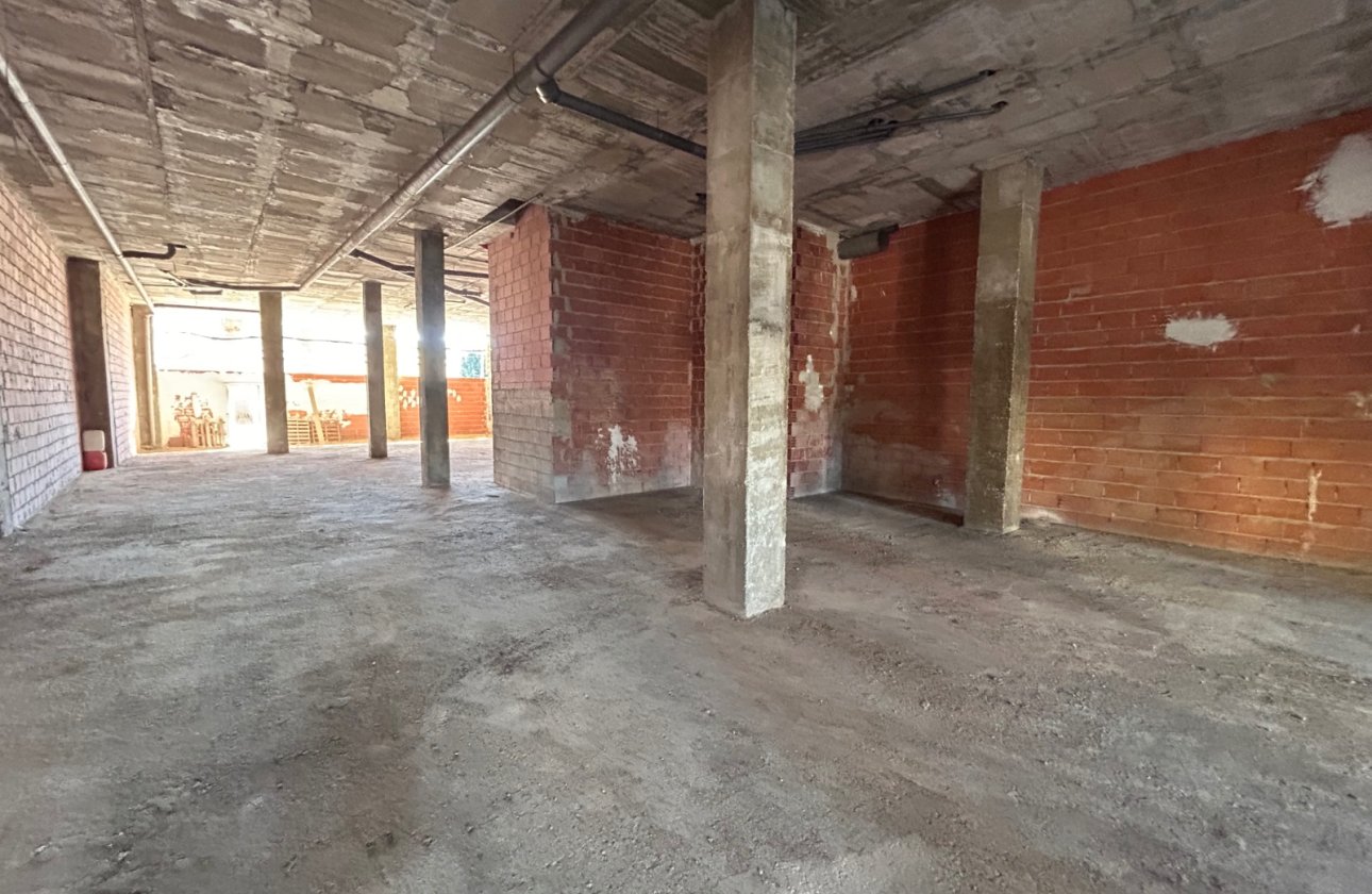 Reventa - Commercial (6) - Jacarilla