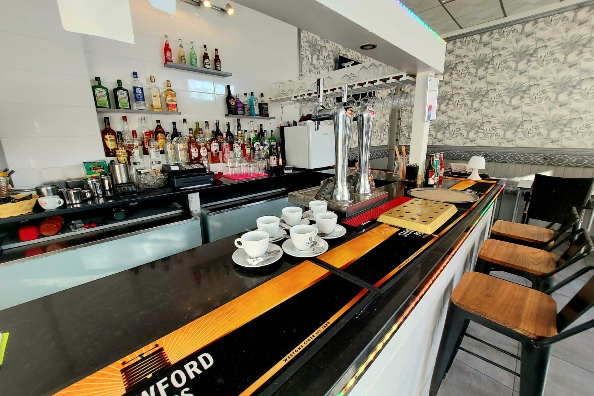 Reventa - Commercial - Algorfa