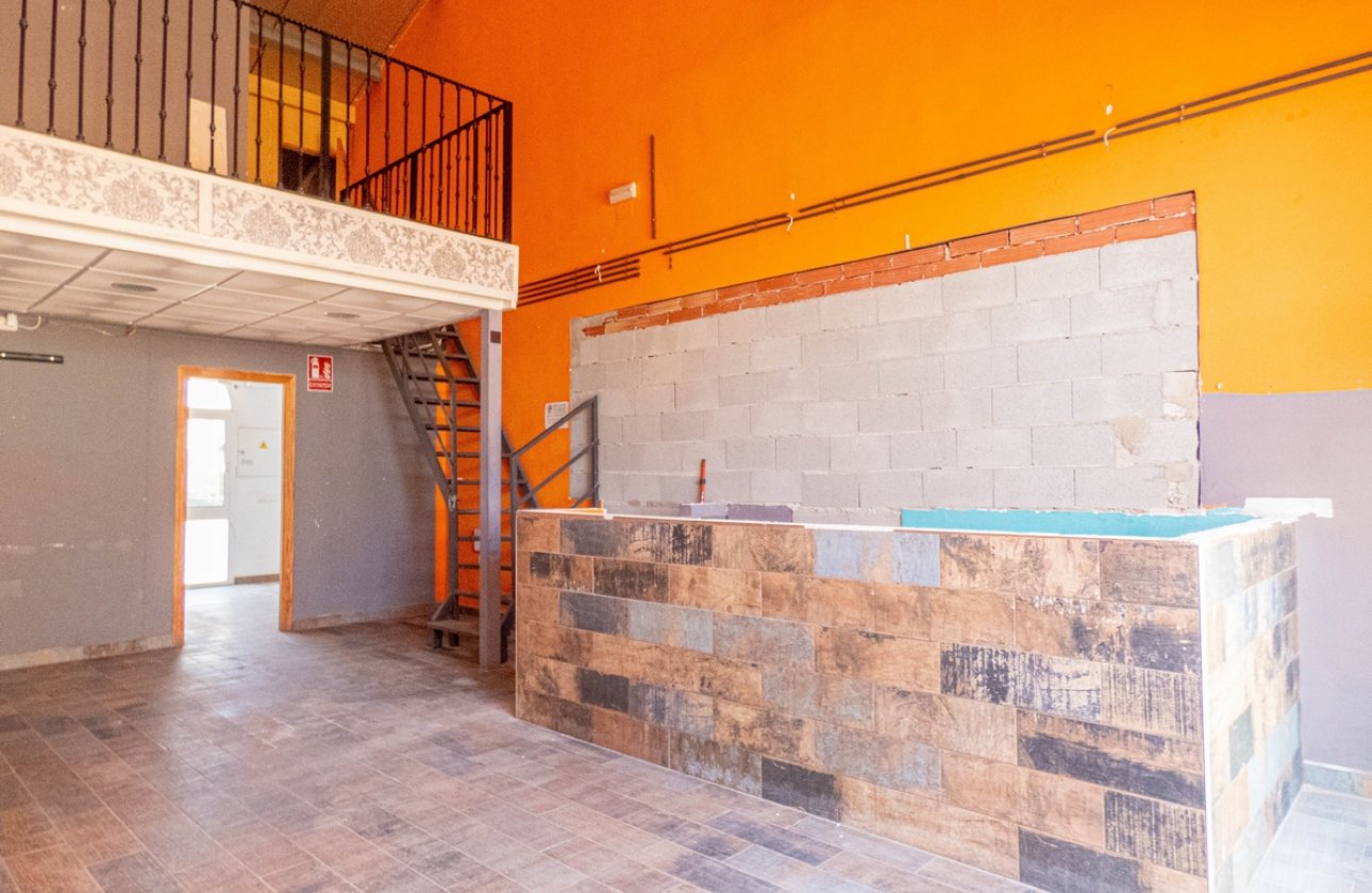 Reventa - Commercial - Algorfa