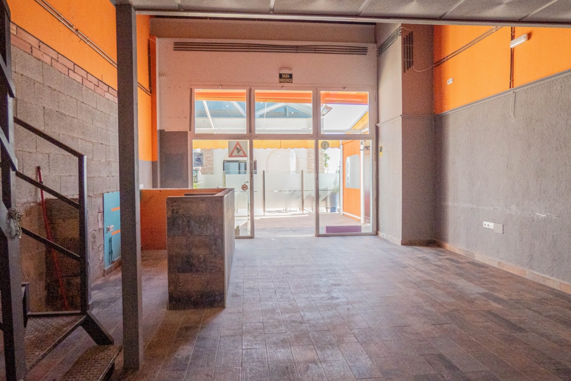 Reventa - Commercial - Algorfa