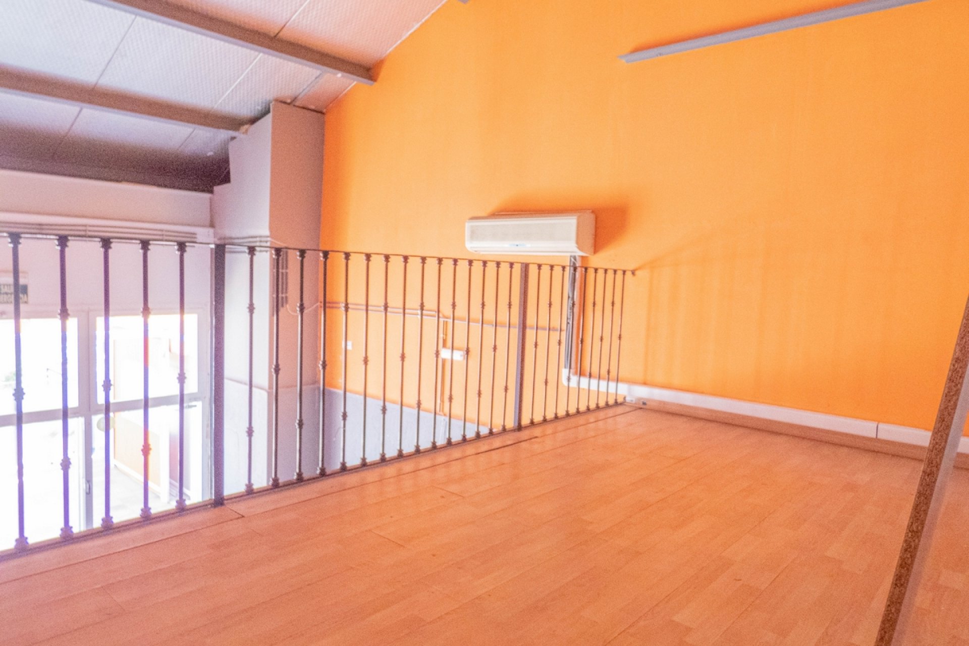 Reventa - Commercial - Algorfa