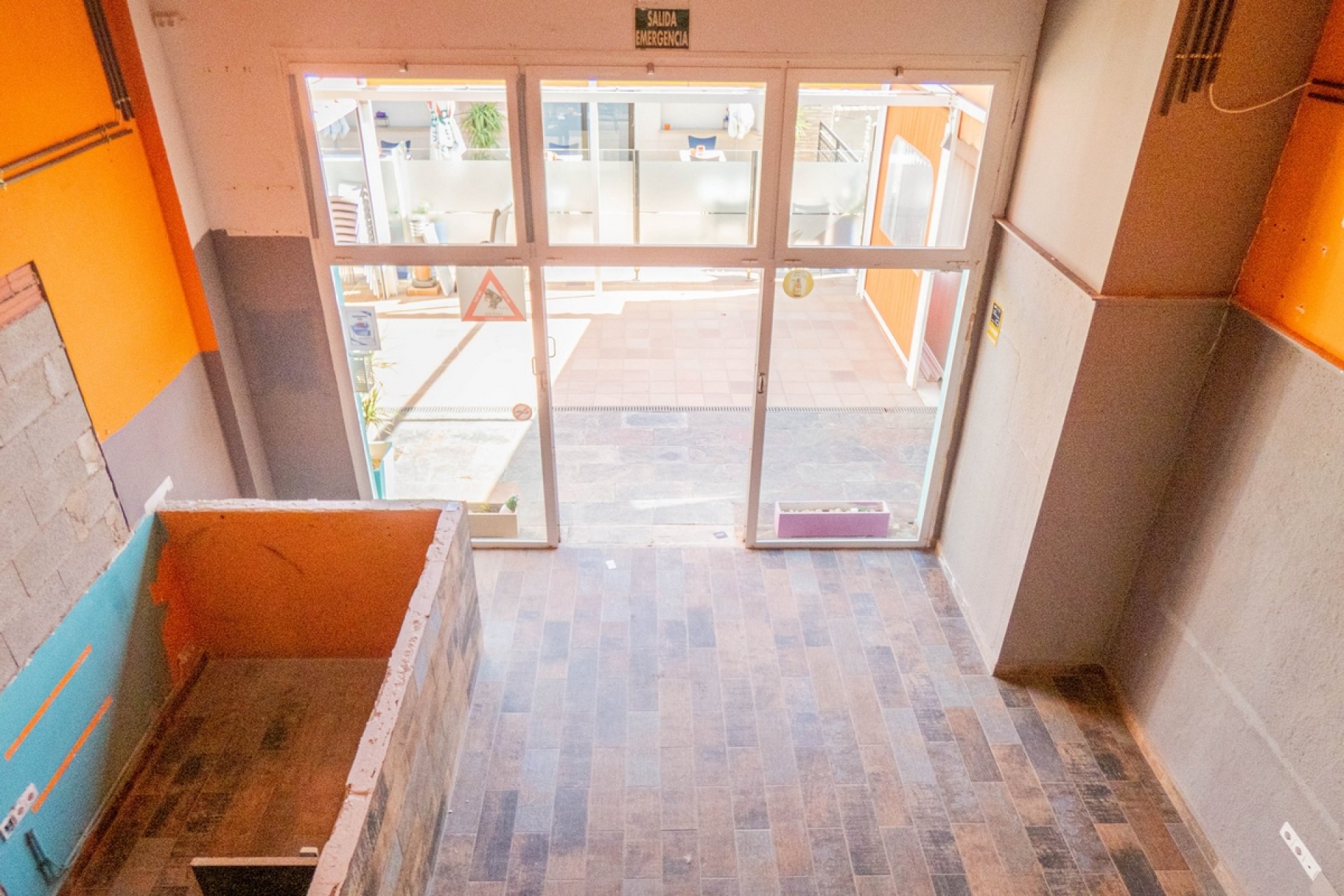 Reventa - Commercial - Algorfa