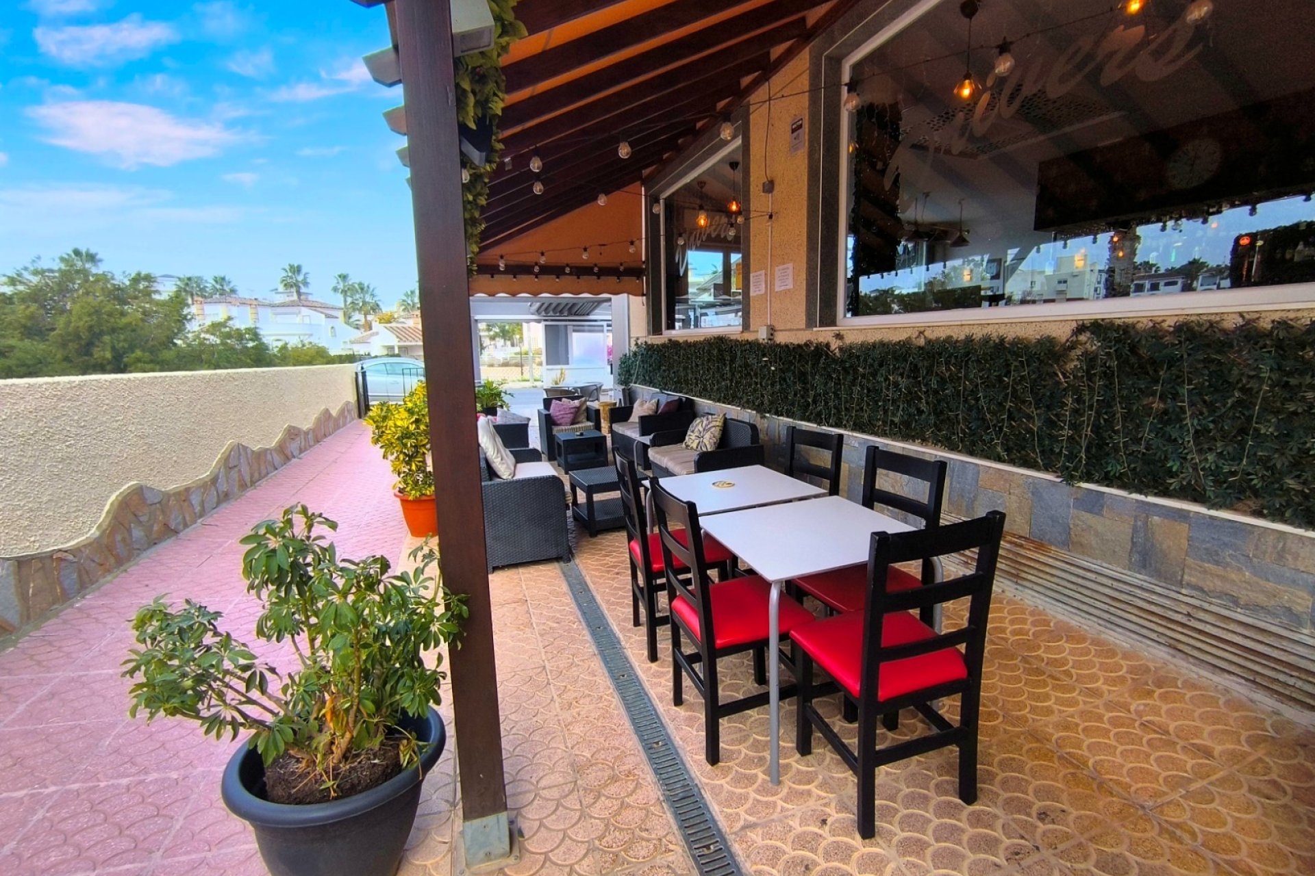 Reventa - Commercial - Villamartin