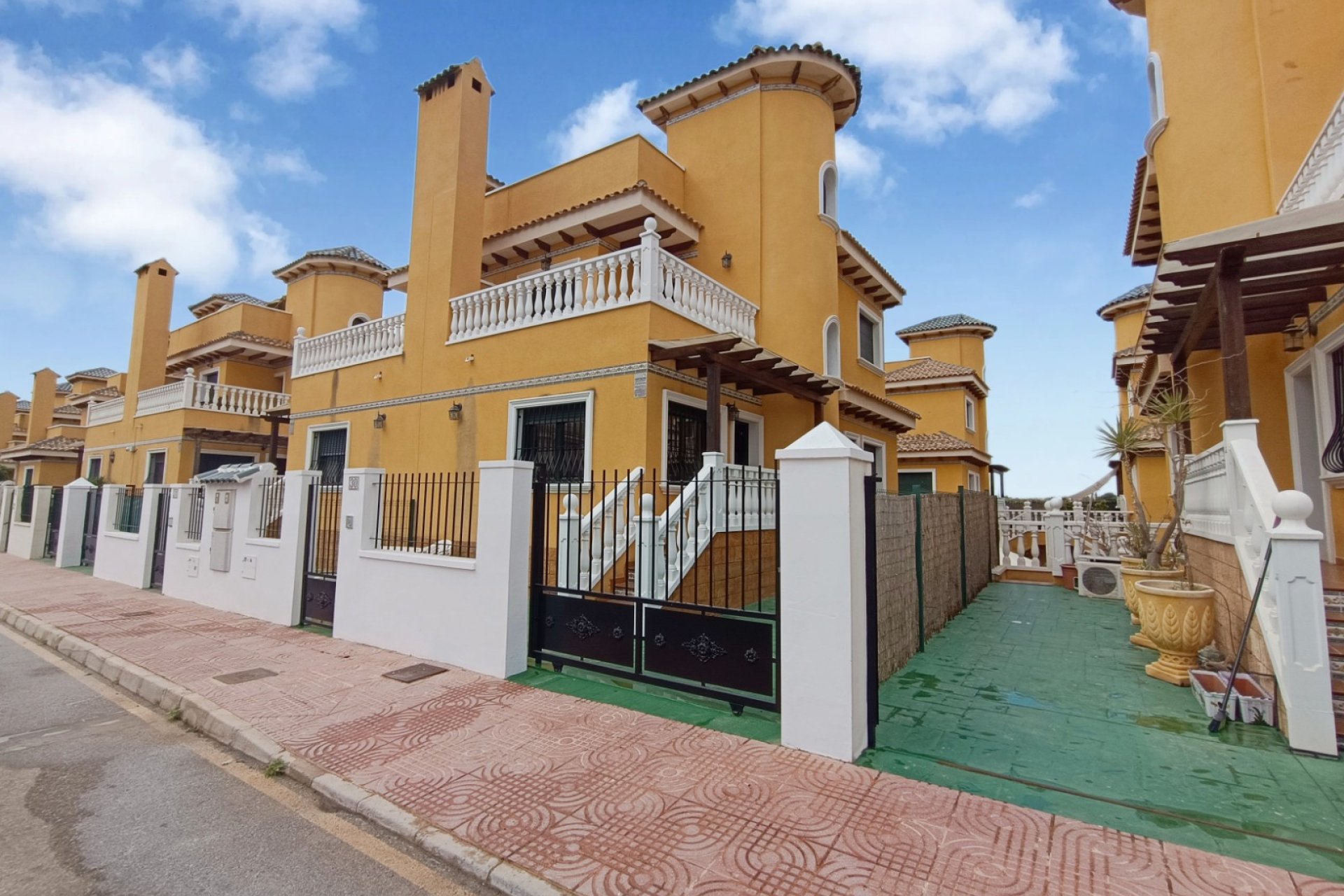Reventa - Semi - Detached Villa - Ciudad Quesada