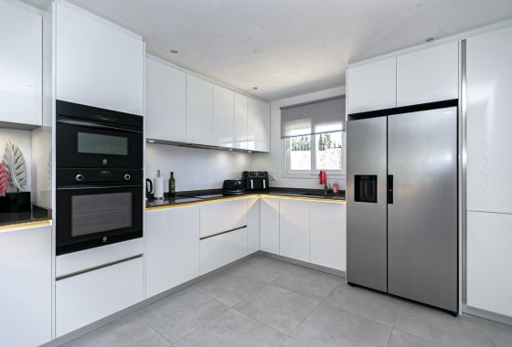 Reventa - Chalet Independiente - Campoamor - Lomas de Don Juan