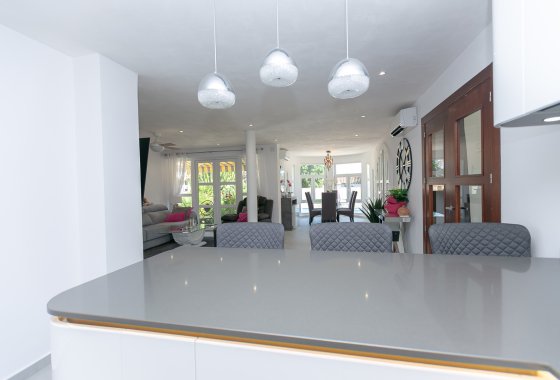 Reventa - Chalet Independiente - Campoamor - Lomas de Don Juan