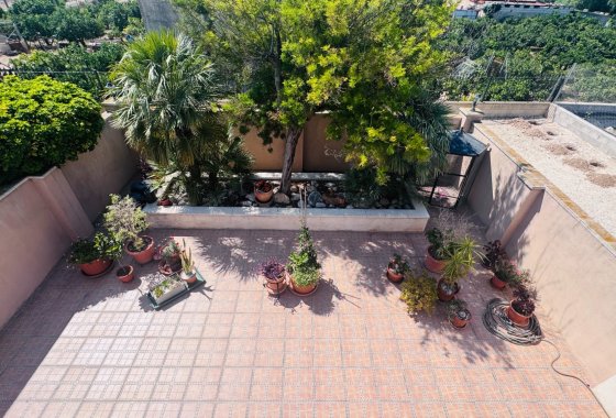 Re-Sale - Finca - Albatera