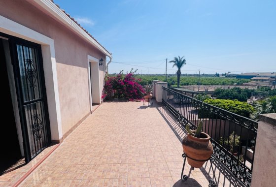 Re-Sale - Finca - Albatera