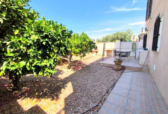 Re-Sale - Finca - Albatera
