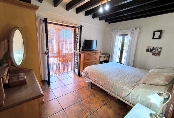 Re-Sale - Finca - Albatera