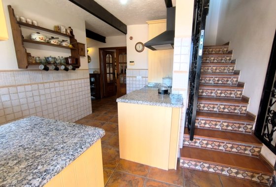 Re-Sale - Finca - Albatera