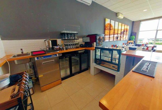 Re-Sale - Commercial - Algorfa