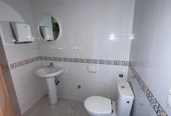 Reventa - Commercial - Algorfa