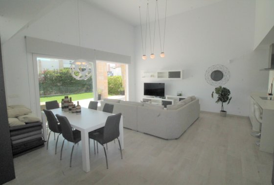 Reventa - Chalet Independiente - Algorfa