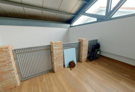 Re-Sale - Commercial - Algorfa