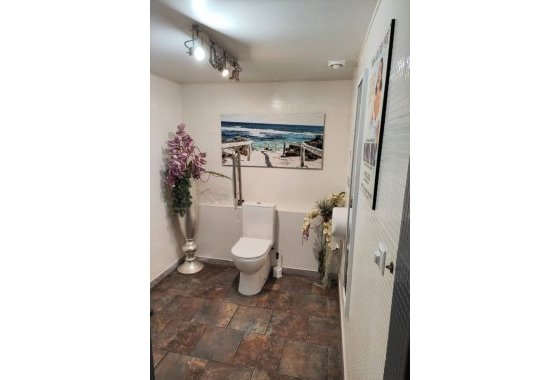 Re-Sale - Commercial - Algorfa