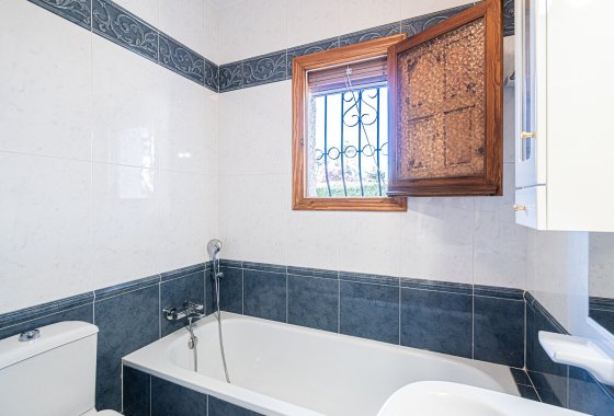 Reventa - Chalet Independiente - La Zenia - Beach