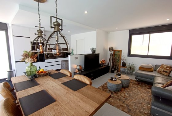 Re-Sale - Detached Villa - Algorfa