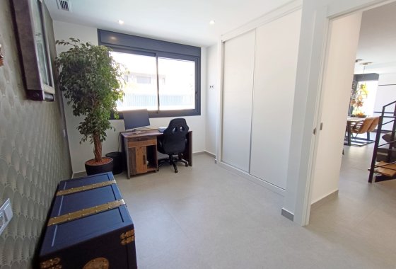 Re-Sale - Detached Villa - Algorfa