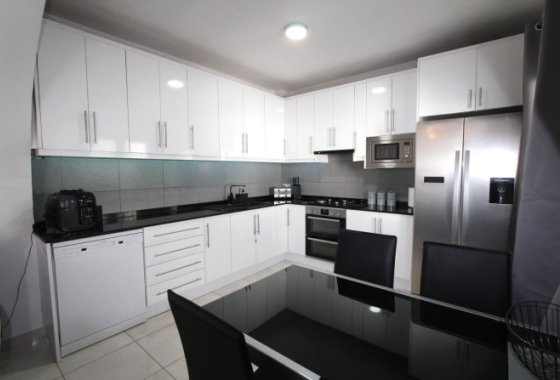 Re-Sale - Townhouse - Villamartin - Blue Lagoon